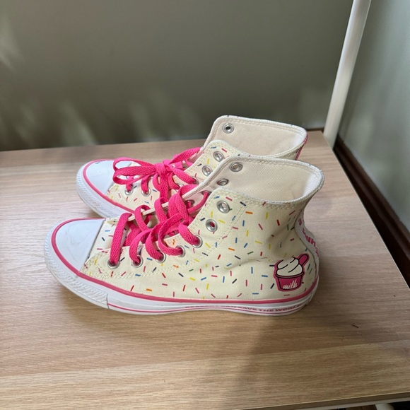 Converse Women's Sneakers - White with Pink Laces milk bar - Picture 4 of 8